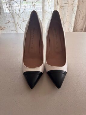 Identita White & Black Heel